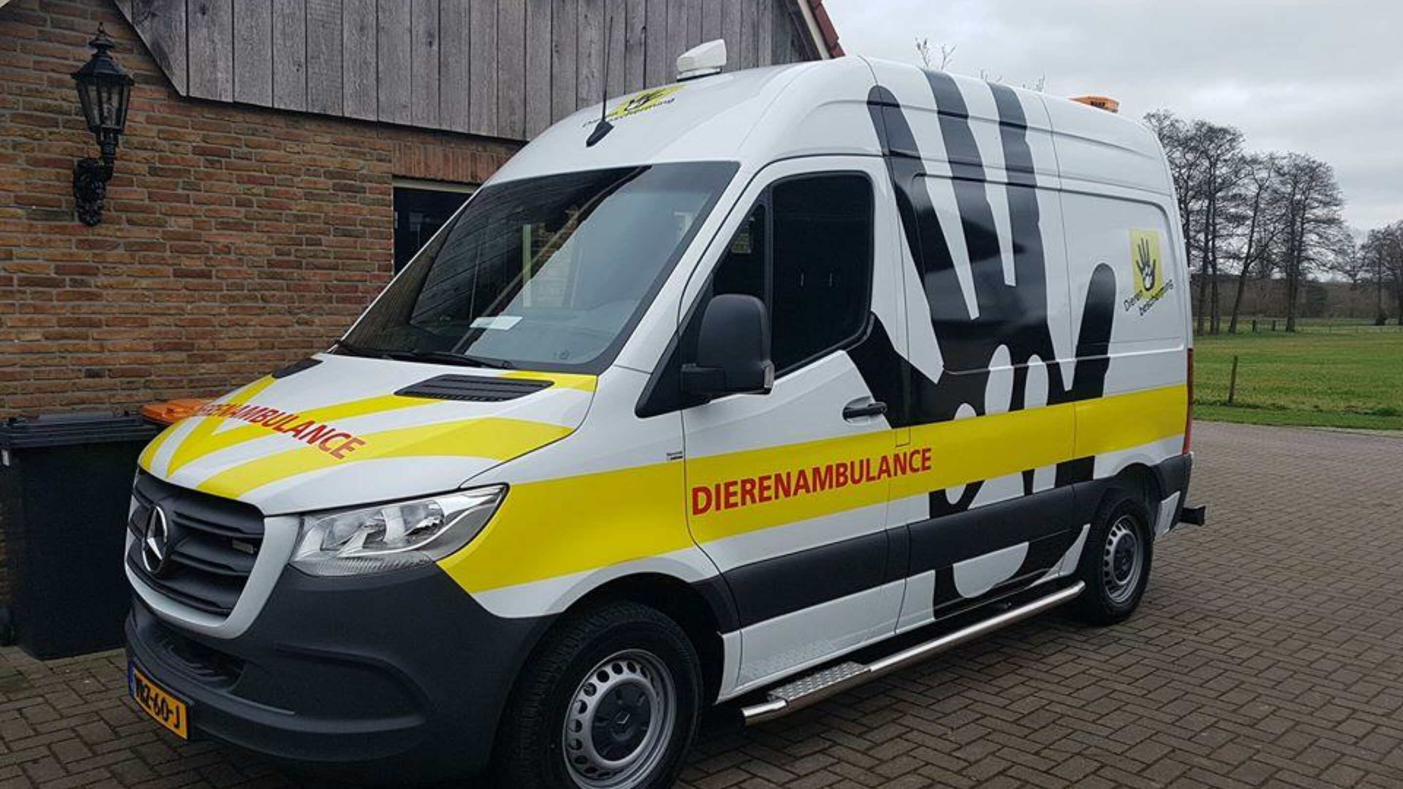 Chauffeur dierenambulance